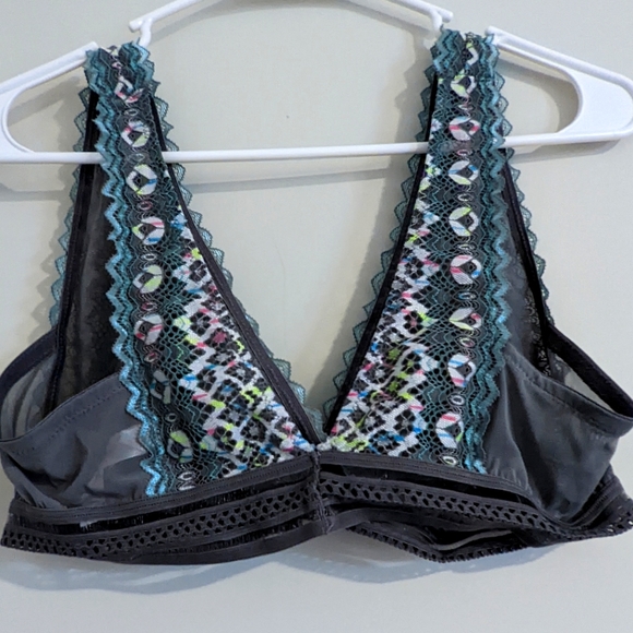 Colsie Bralettes (3pcs) - Picture 3 of 8